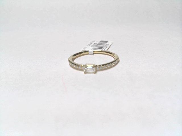 14 KARAT GOLD DIAMOND RING