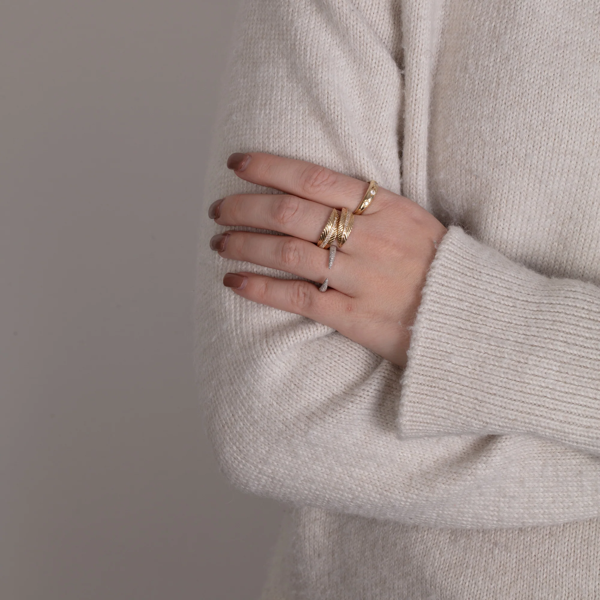 14K GOLD FEATHER DIAMOND RING - Image 2