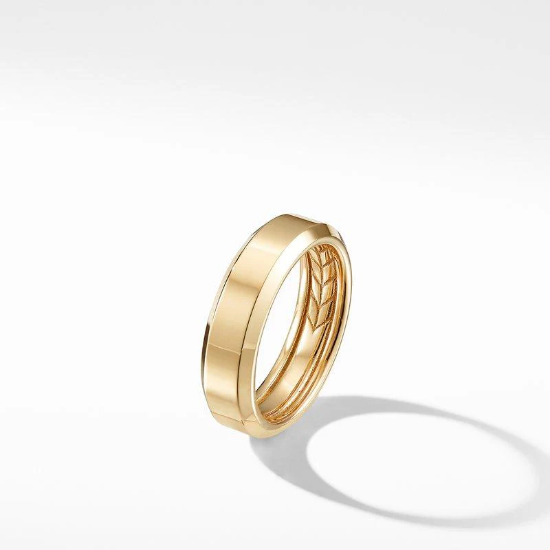 Beveled Band Ring in 18K Yellow Gold - Image 3