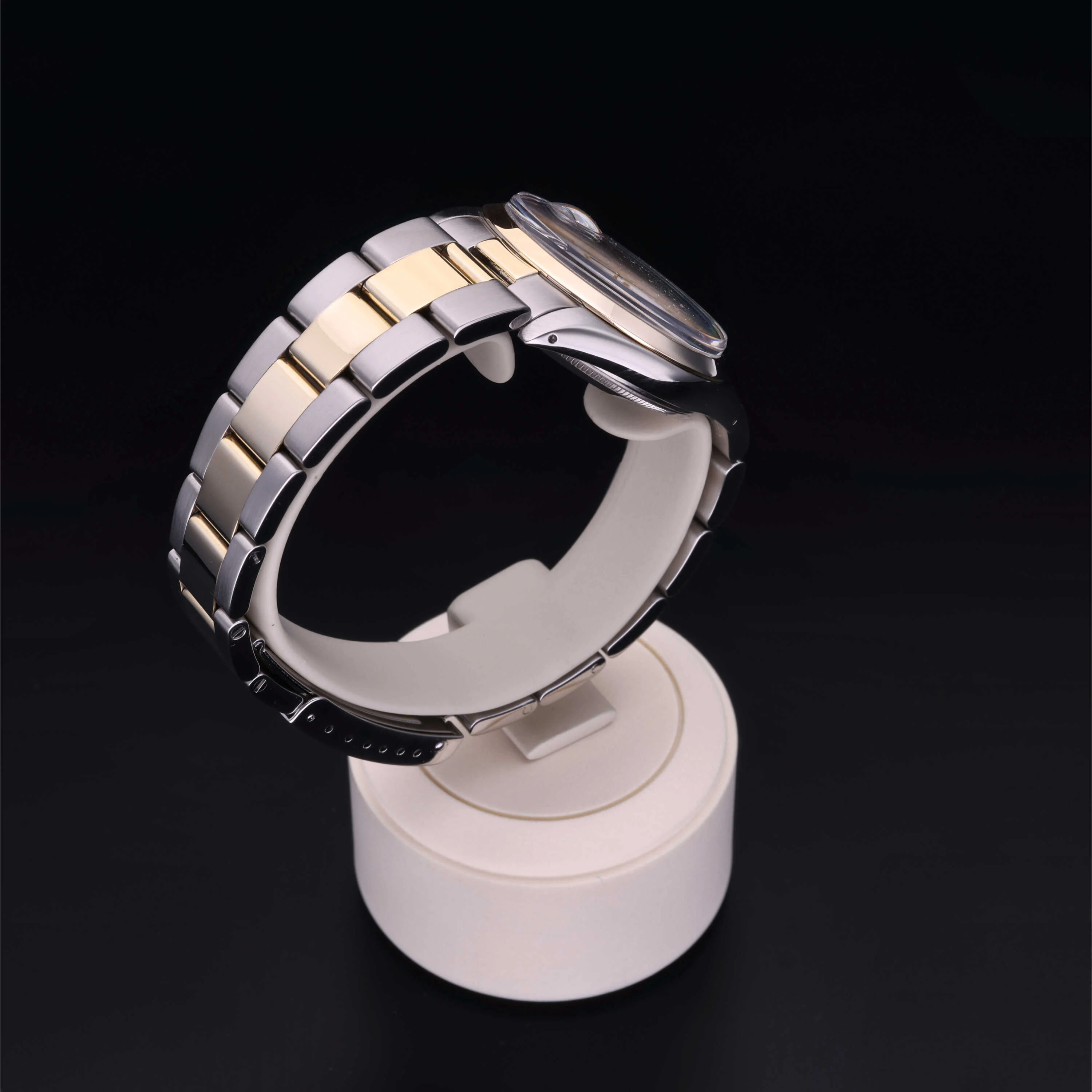 34MM 18K OYST/Y DATE Watch - Image 5