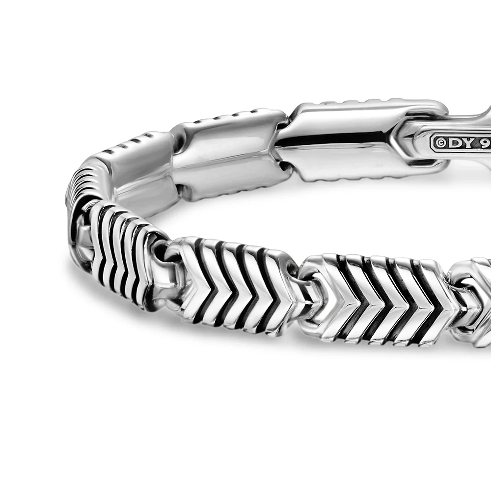Chevron Link Bracelet in Sterling Silver, 7.6mm - Image 4