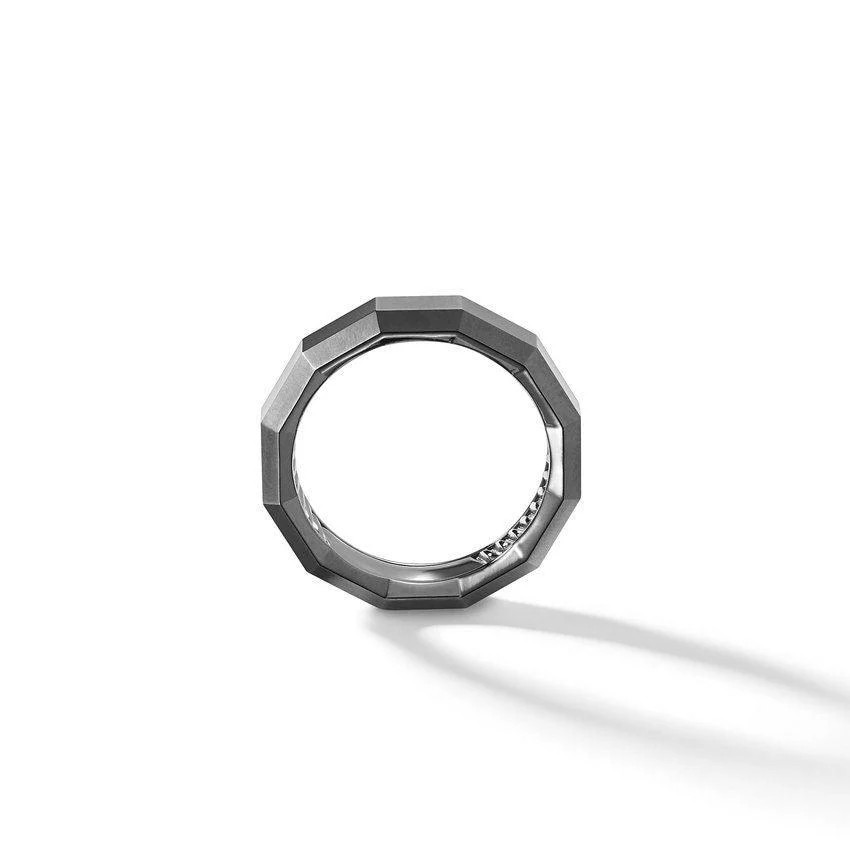 FACETED BAND RING IN GREY TITANIUM - Image 2