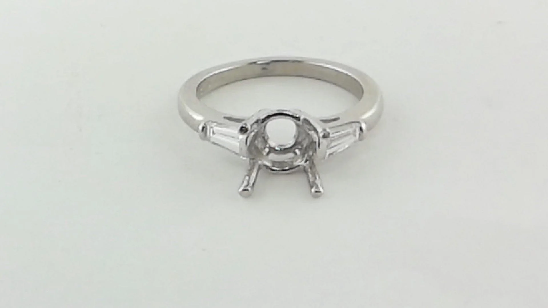PLATINUM 3 STONE DIAMOND MOUNTING