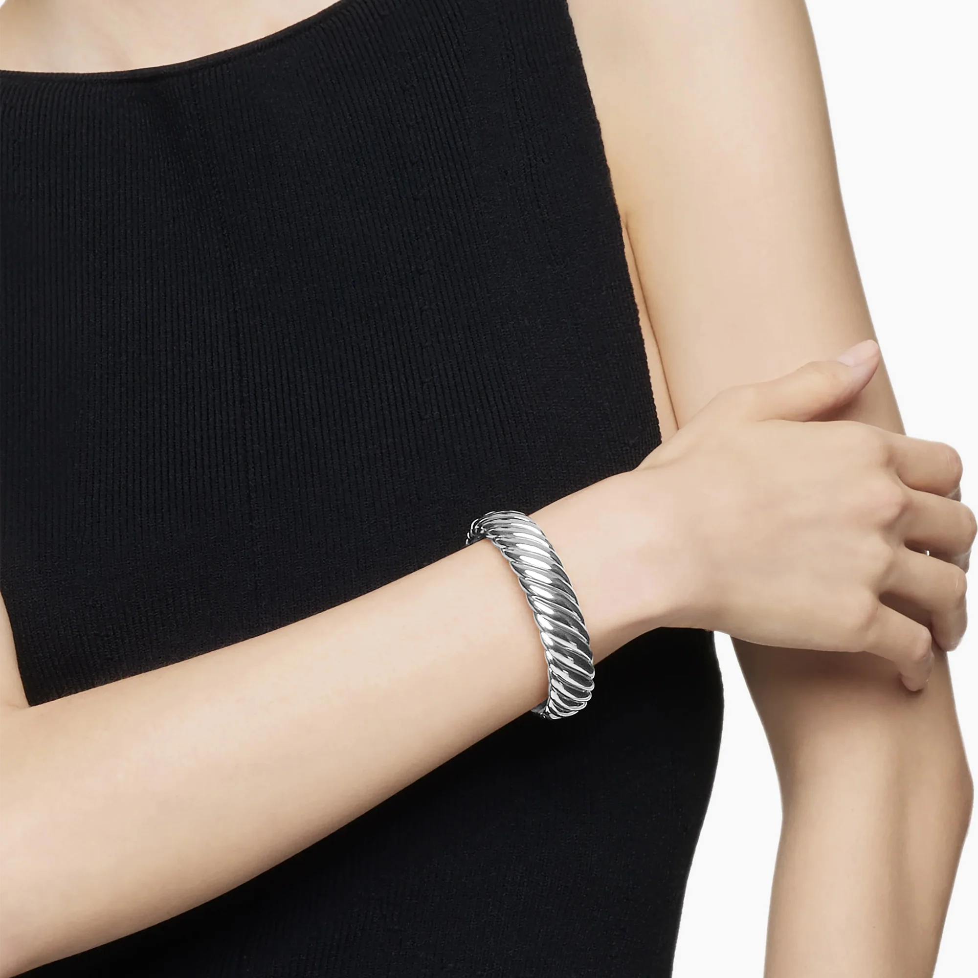 SCULPTED CABLE BRACELET - Image 5