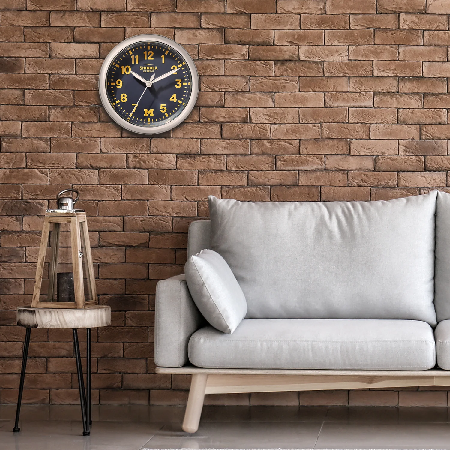 U OF M 14" WALL CLOCK - Image 6